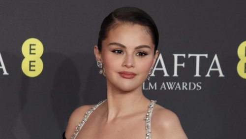 Selena Gomez’s Soft Grunge Prom Look Is Tumblr Indie Pop Inspo