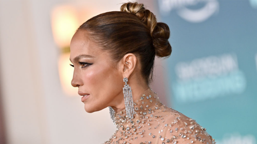 This $14 Shine-Boosting Spray Is Jennifer Lopez’s Secret to Sleek Hair