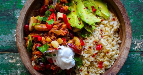 Run faster and lift heavier with this magnesium-rich vegan chilli recipe