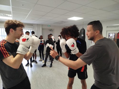 « Après avoir fait de la boxe, on sait qu’on va être productif » : dans le quartier bordelais du Grand-Parc, l’insertion sociale et professionnelle passe aussi par le sport