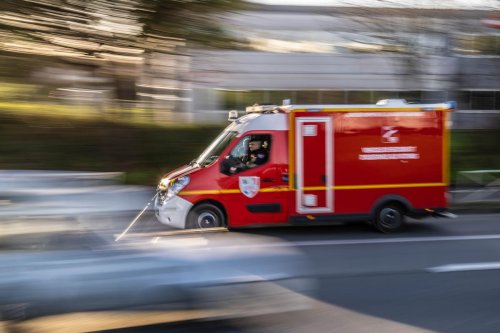Une mineure grièvement blessée dans une collision entre un scooter et une voiture en Dordogne