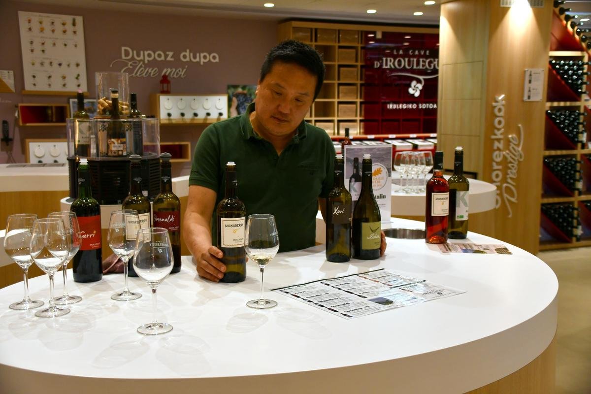 Vacances au Pays basque : où déguster de l’Irouléguy, ce vin qui n’a plus à rougir ?