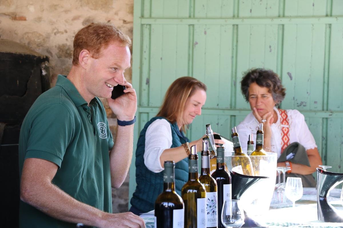 « C’est un projet de vie » : au château de Respide un couple insuffle un vent nouveau dans les vins de Graves