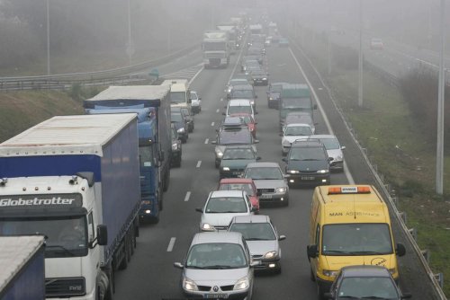 Gironde : une caravane se renverse sur l’A63, causant d’importants embouteillages