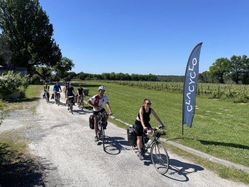Une association réalise un voyage à vélo surprise en Sud-Gironde