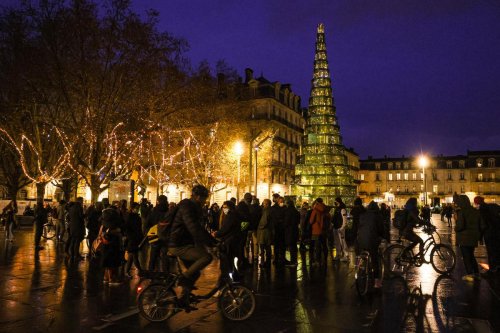Sapin de Noël à Bordeaux : quand les réseaux sociaux s’emballent