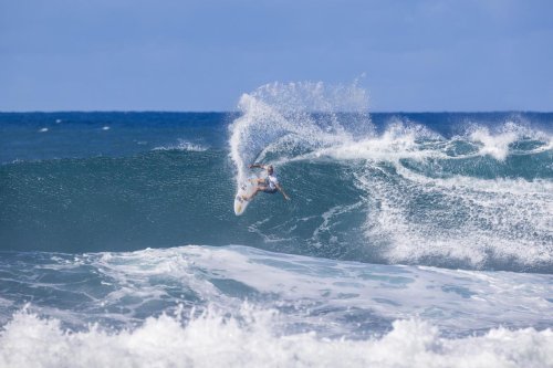 Videos. Surf : John John Florence est de retour et il en met déjà plein les yeux