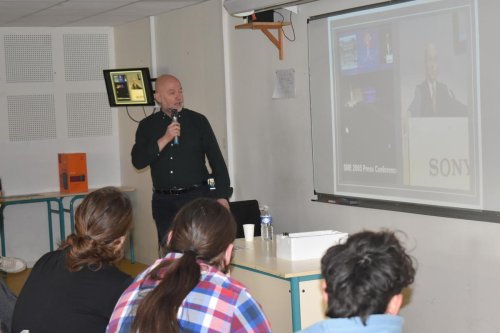 « Ce n’est pas une révolution, mais une évolution de plus de quatre-vingts ans » : à Gabarret, un expert européen explique l’intelligence artificielle aux lycéens