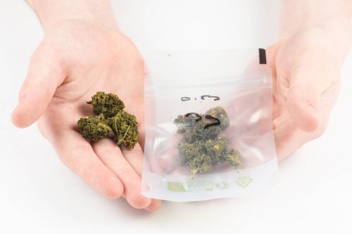 Un CBD nommé « Pète ton crâne » et proposé à la vente inquiète les autorités sanitaires