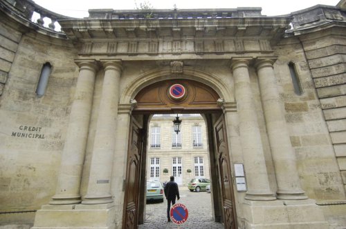 Jugés pour soupçons de favoritisme au Crédit municipal de Bordeaux