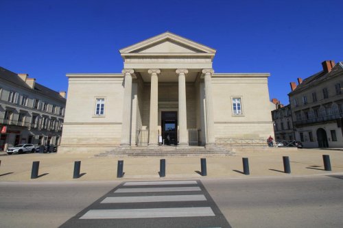Dordogne : un père condamné à six mois de prison pour avoir frappé son fils de 3 ans