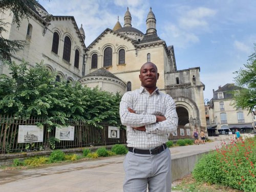 Dordogne : d’Haïti à la cathédrale Saint-Front, le chemin de Mérice Romual pour devenir prêtre