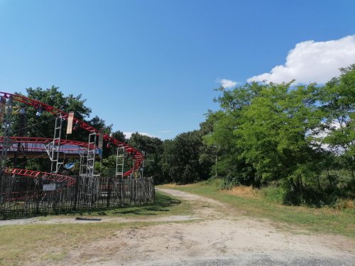 Tourisme : à Gujan-Mestras, le parc d’attractions Kid Park ne comprend pas le projet « d’éco-cabanes » à côté de chez lui
