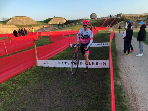 Cyclisme : en Charente-Maritime, Tom Mainguenaud remporte le deuxième cyclo-cross du Château d’Oléron