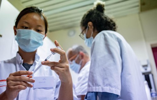 Covid-19 : pas assez de 2e rappels administrés, selon la Haute autorité de santé