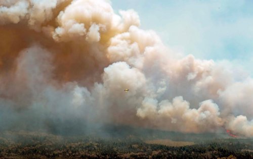 Canada : des feux « sans précédent » ravagent l’est du pays, des milliers de personnes évacuées