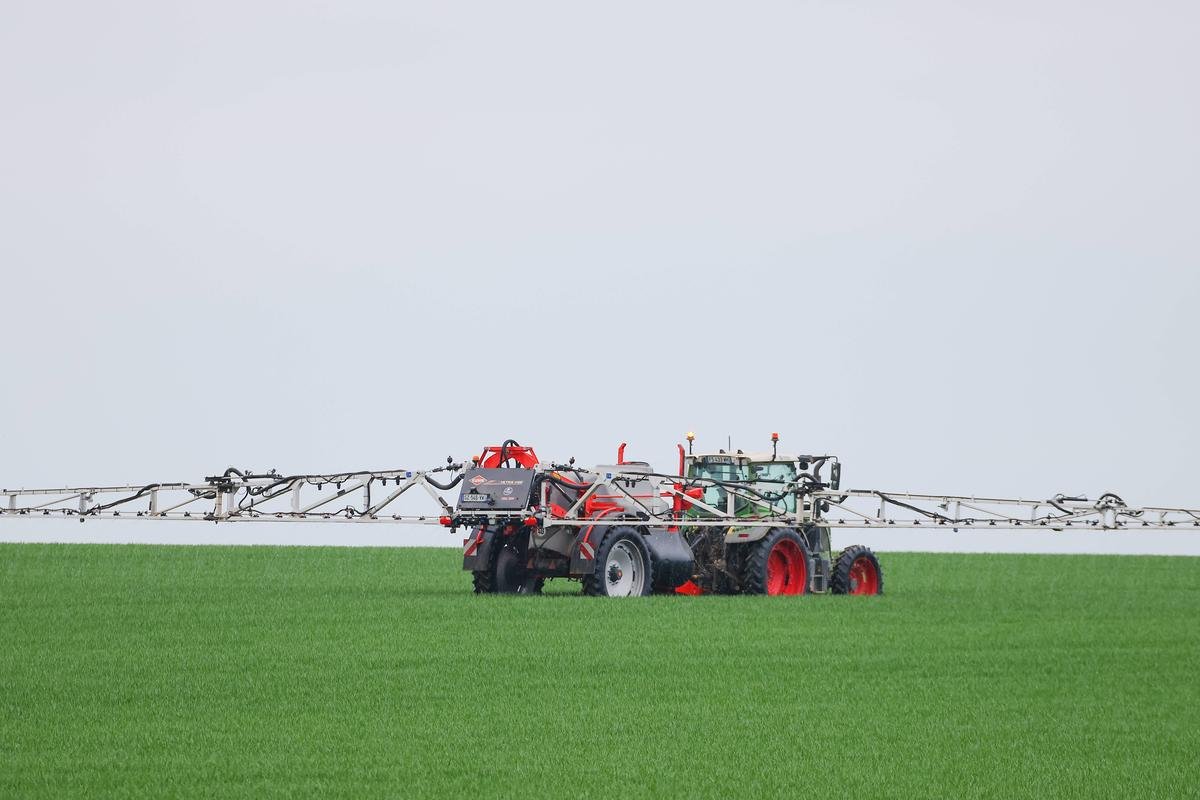 Pesticides : l’UE envisage de simplifier sa réglementation, les ONG craignent un affaiblissement des contrôles