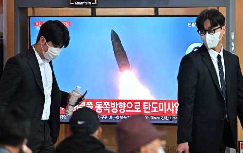 Un missile nord-coréen survole le Japon, les États-Unis consultent leurs alliés