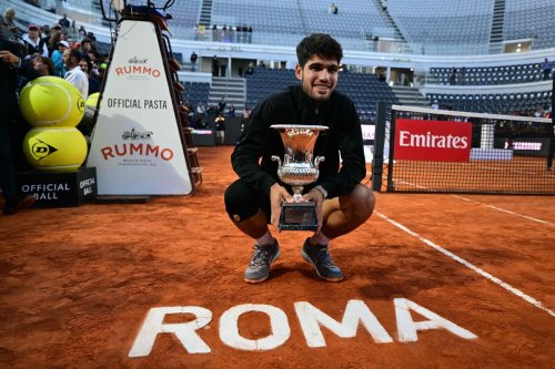 Tennis : avant Roland-Garros, Alcaraz reprend la place de dauphin, Swiatek chute