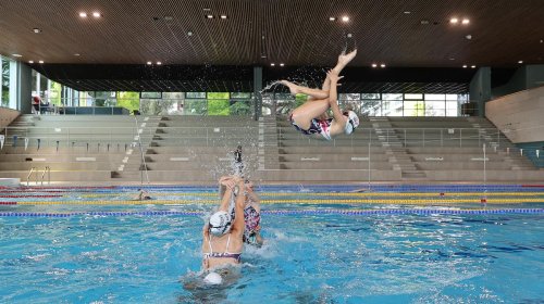 « C’est la première fois qu’on est aussi haut » : les Girondins de Bordeaux brillent en natation artistique