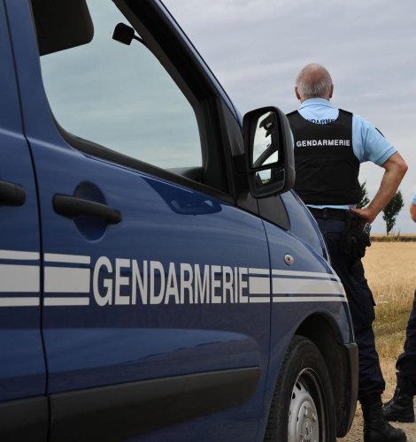 Deux personnes blessées au fusil de chasse, un suspect interpellé après s’être retranché chez lui