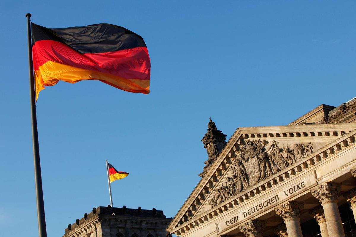 The Silent Buzz in Berlin: When the World’s Safest Messenger Fails the Bundestag