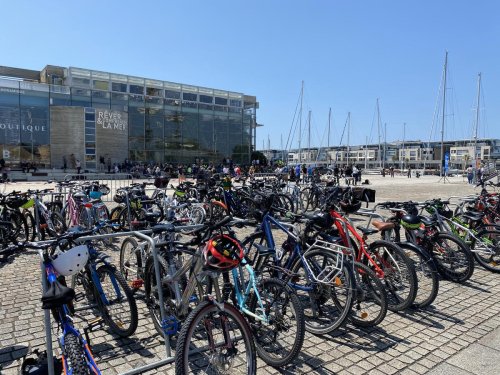 De Poitiers à La Rochelle, 4 000 élèves ont parcouru l’académie à vélo