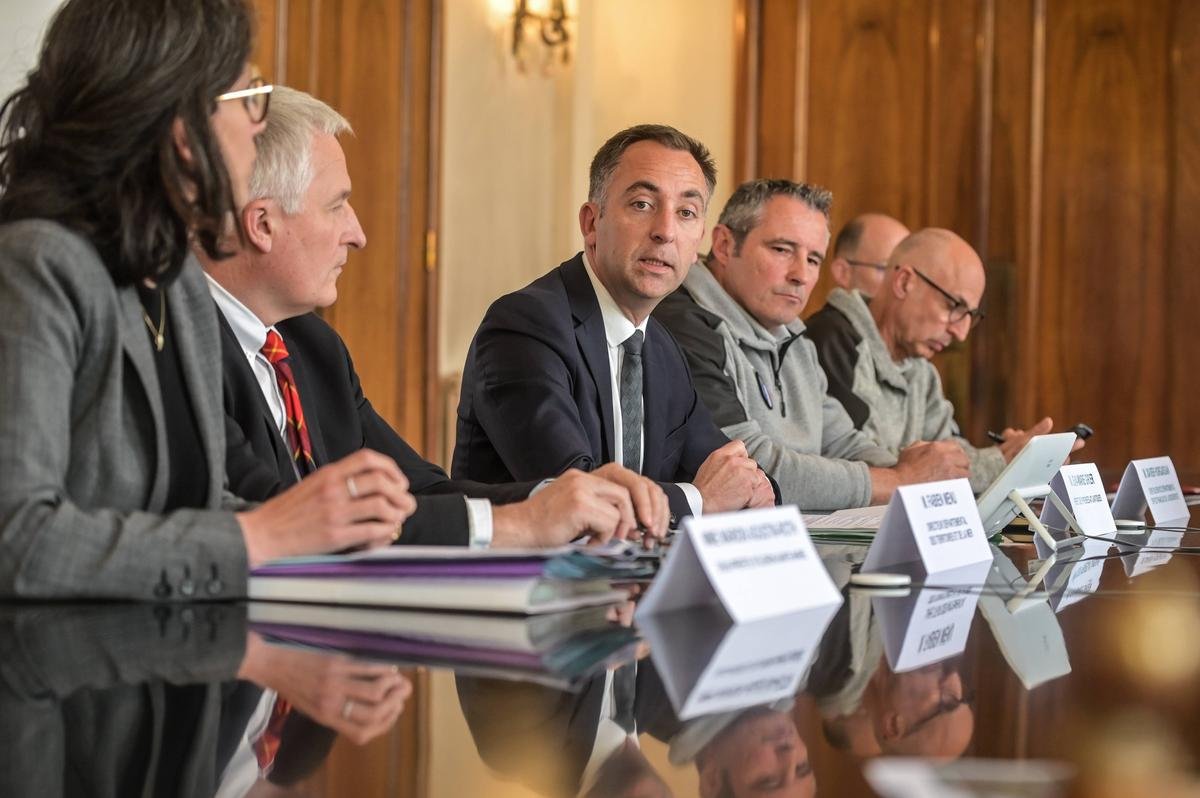 « Il n’y a pas de front de colonisation du loup dans les Pyrénées-Atlantiques » : le préfet veut rassurer les éleveurs et se donner les moyens de réguler