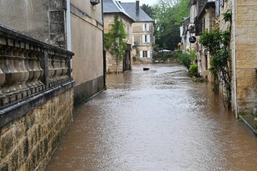 Inondations dans le Sud-Ouest : un pic causé par des pluies de Pâques hors du commun