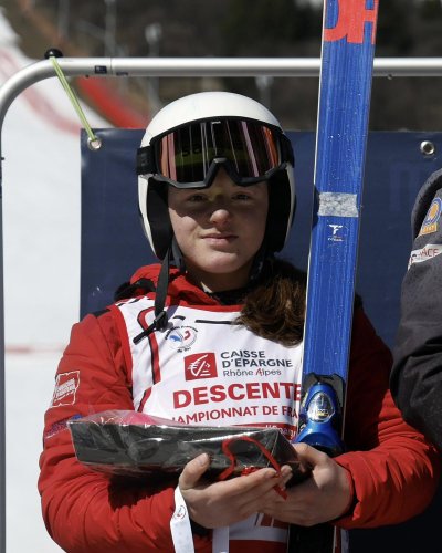 Ski alpin : la jeune espoir française Margot Simond, 18 ans, meurt dans un accident à l’entraînement