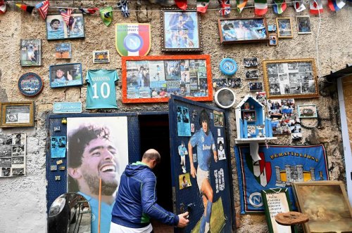 Football : « On l’attend depuis si longtemps »… Naples pris par la fièvre du scudetto
