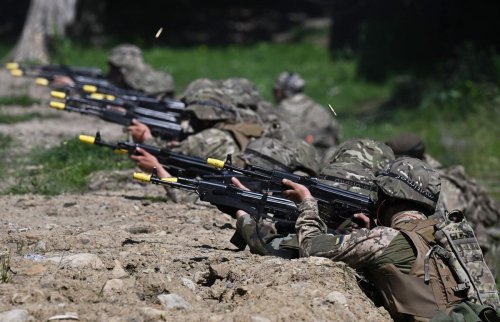 Guerre en Ukraine : Kiev prête pour une contre-offensive, mais risque de pertes lourdes, selon Zelensky
