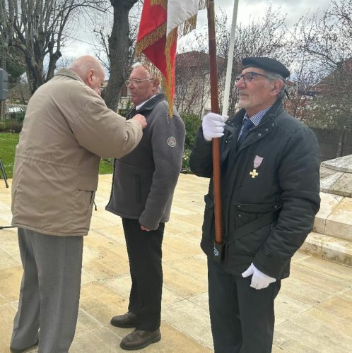 Andernos-les-Bains : Jean-Marc Garnaud reçoit la Croix du combattant