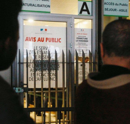 Bordeaux : des ressortissants étrangers piégés par de faux avis de rendez-vous à la préfecture