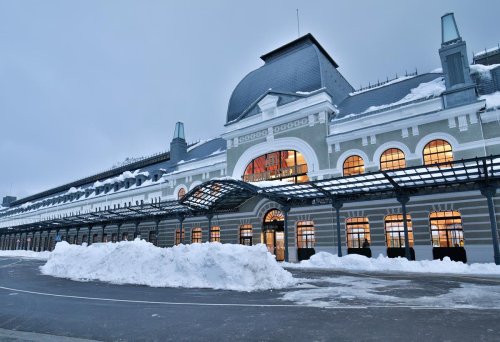 « Un voyage dans le temps » : l’hôtel 5 étoiles dans l’ancienne gare de Canfranc a ouvert ses portes