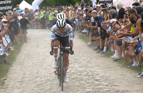 Tour de France. Pogacar montre les muscles, van Aert sauve Vingegaard
