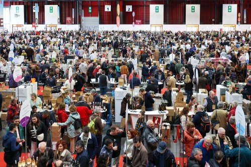 « On vient acheter des vins qu’on ne trouve pas en Gironde » : le Salon des vignerons indépendants de Bordeaux séduit