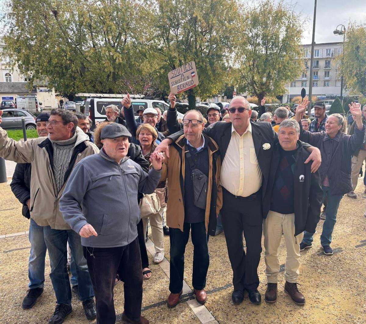 Dordogne : un agriculteur condamné pour des injures envers la préfète ou le président de la Chambre d’agriculture