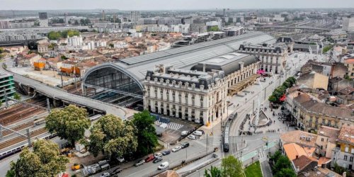 Bordeaux : un sans-abri agresse un passant pour lui voler son chien