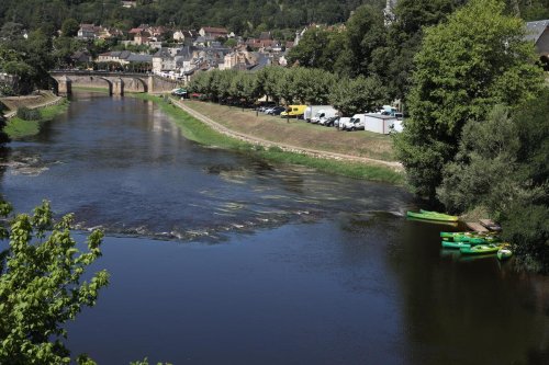 Dordogne : sa voiture finit dans la rivière