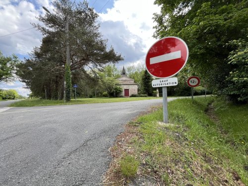« Je ne vois pas pourquoi on recevrait tous les gens du Lot-et-Garonne » : en Gironde, le maire d’un village met un sens interdit pour détourner le trafic