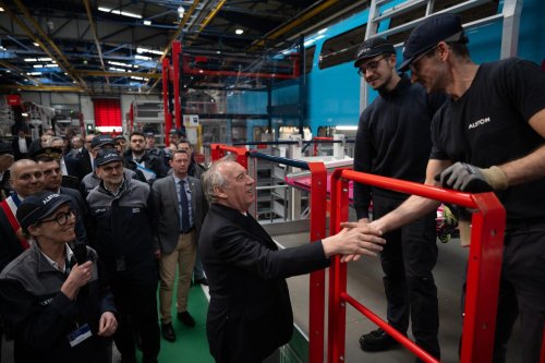 À La Rochelle, François Bayrou monte dans le train de la réussite d’Alstom