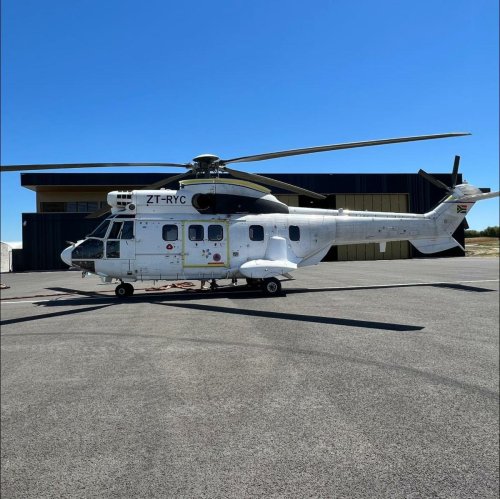 Lutte contre les incendies dans le Sud-Ouest : l’hélicoptère bombardier d’eau est arrivé à Jonzac