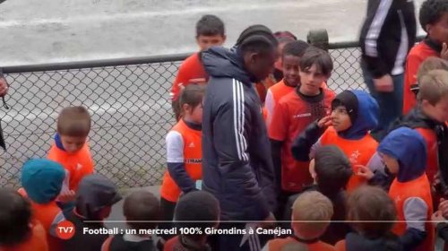 Football : les Girondins de Bordeaux rendent visite aux jeunes du club de Canéjan
