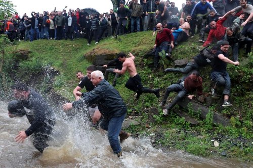 Une lutte sans merci pour un ballon de vin de 16 kg : à l’origine de la réussite du rugby géorgien