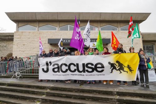 Europe : 142 personnes poursuivies en 2024 pour avoir aidé ou secouru des migrants