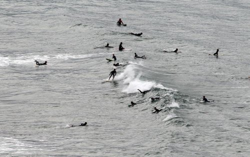 Biarritz : des diplomates du surf sur les vagues cet été