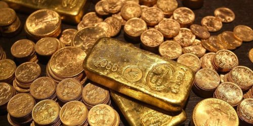 Des randonneurs découvrent plus de 500 pièces d’or sur un sentier… Et remettent leur trouvaille à un musée