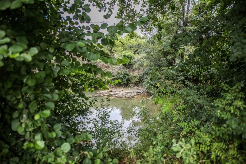 Dordogne : une cuve de fioul menace de polluer la rivière