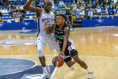 Basket/Betclic Elite : Vainqueur surprise à Levallois, Pau est à un match des demi-finales